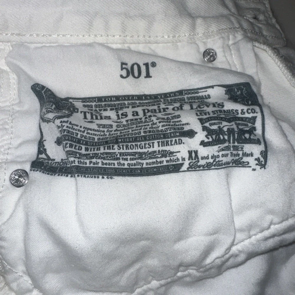 Levi's 501 Original Crop Jeans Everything's Fine White Distressed Straight Sz 28